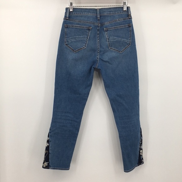 Driftwood Amelia Floral Embroidered Ankle Crop Jeans Womens 26 Medium Wash Denim - Picture 3 of 12